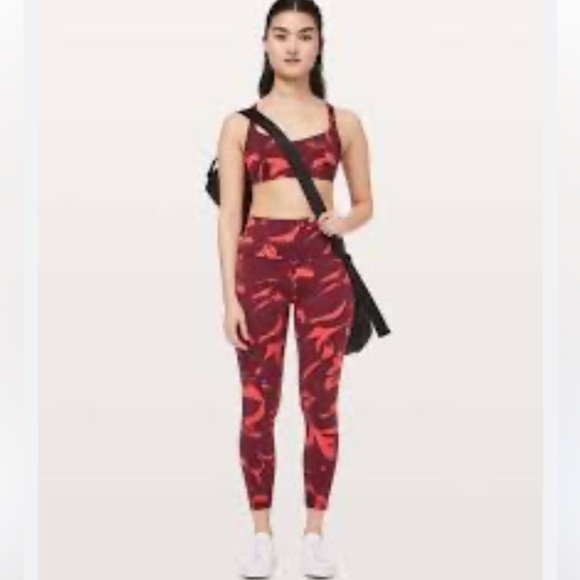 Lululemon Fast & Free Full Length Tight 28"
Flower Pop Poppy Coral Deep Ruby - Picture 12 of 13